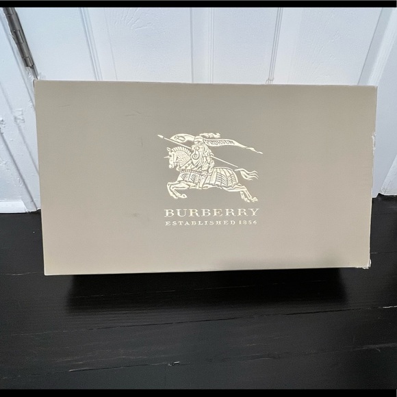 Stunning Authentic Burberry black leather tall boots - Picture 10 of 14